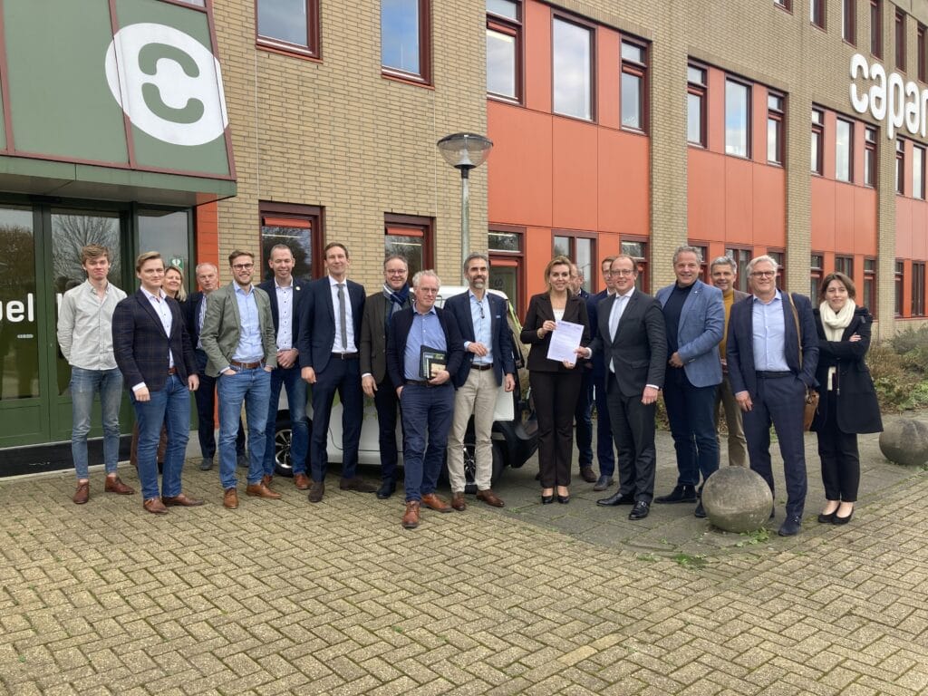 <strong>Staatssecretaris omringd door Friese daadkracht</strong>